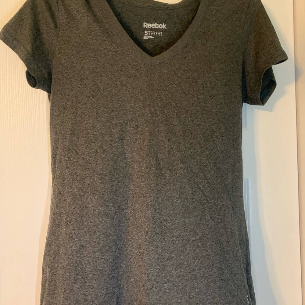 Reebok athletic short sleeve t-shirt